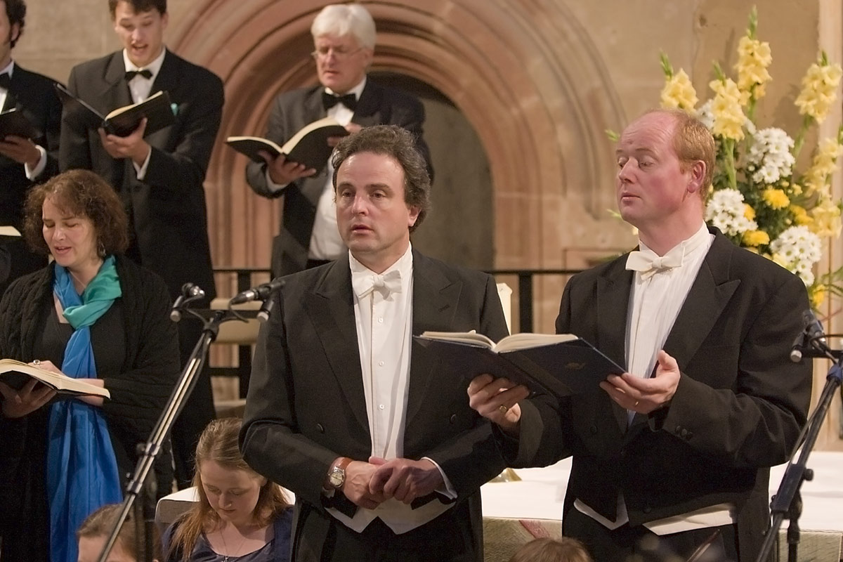 Michael Chance (links) und Mark LeBrocq (rechts) in der Aufführung des "Messiah" in der Klosterkirche Maulbronn