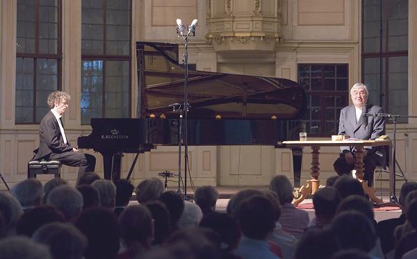 Intime Tr&auml;umerey - A performance at the Castle Church Bad Homburg with Peter H&auml;rtling and Franz Vorraber